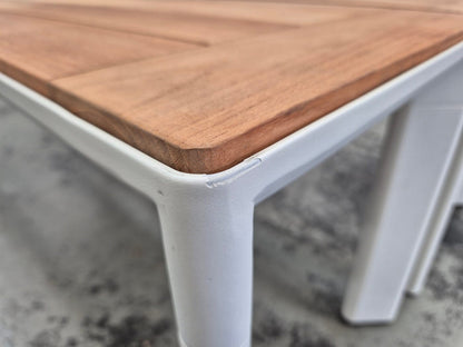 Bancs en aluminium Addis blancs (2)