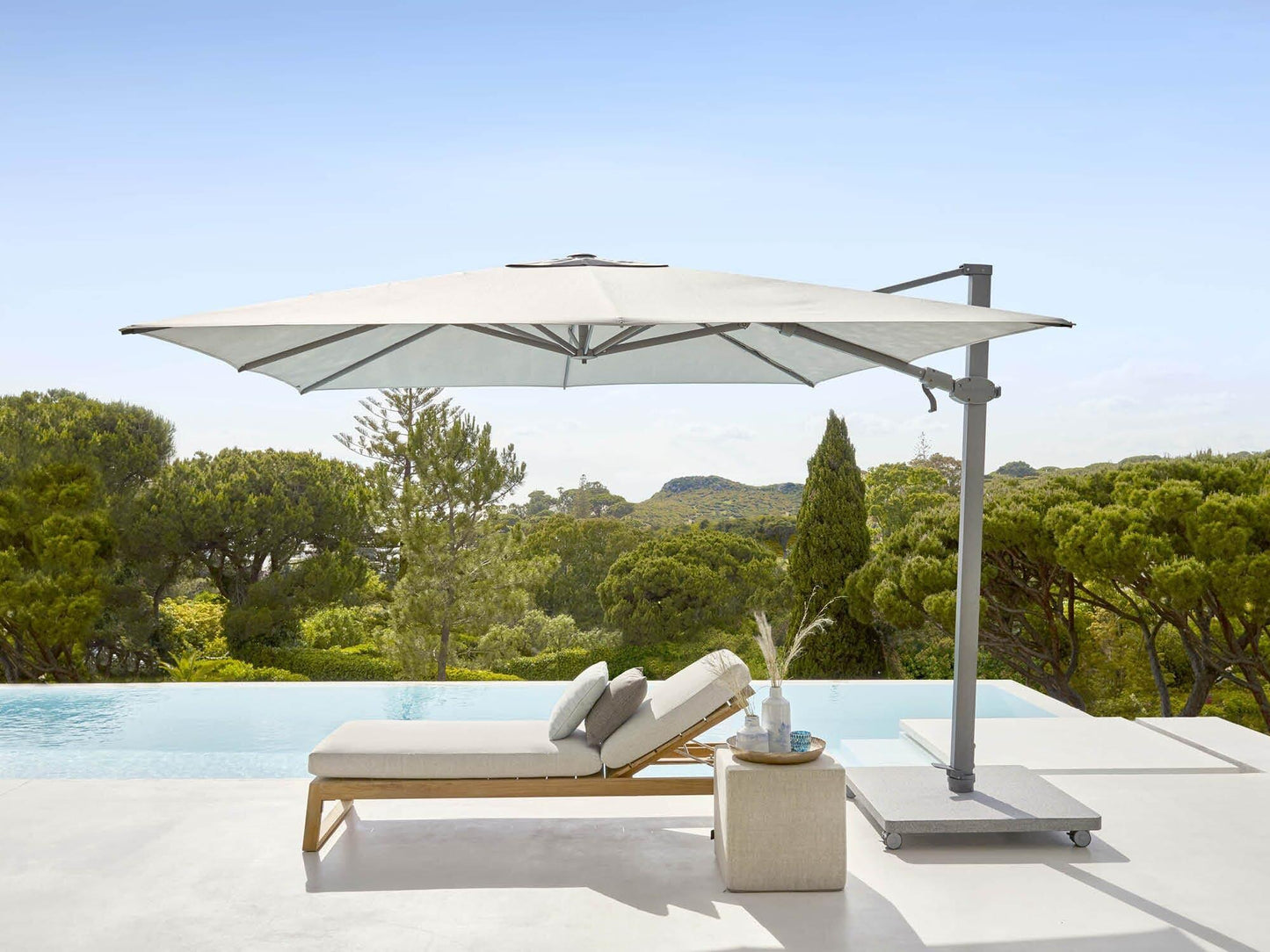 Parasol à mât latéral Caractere