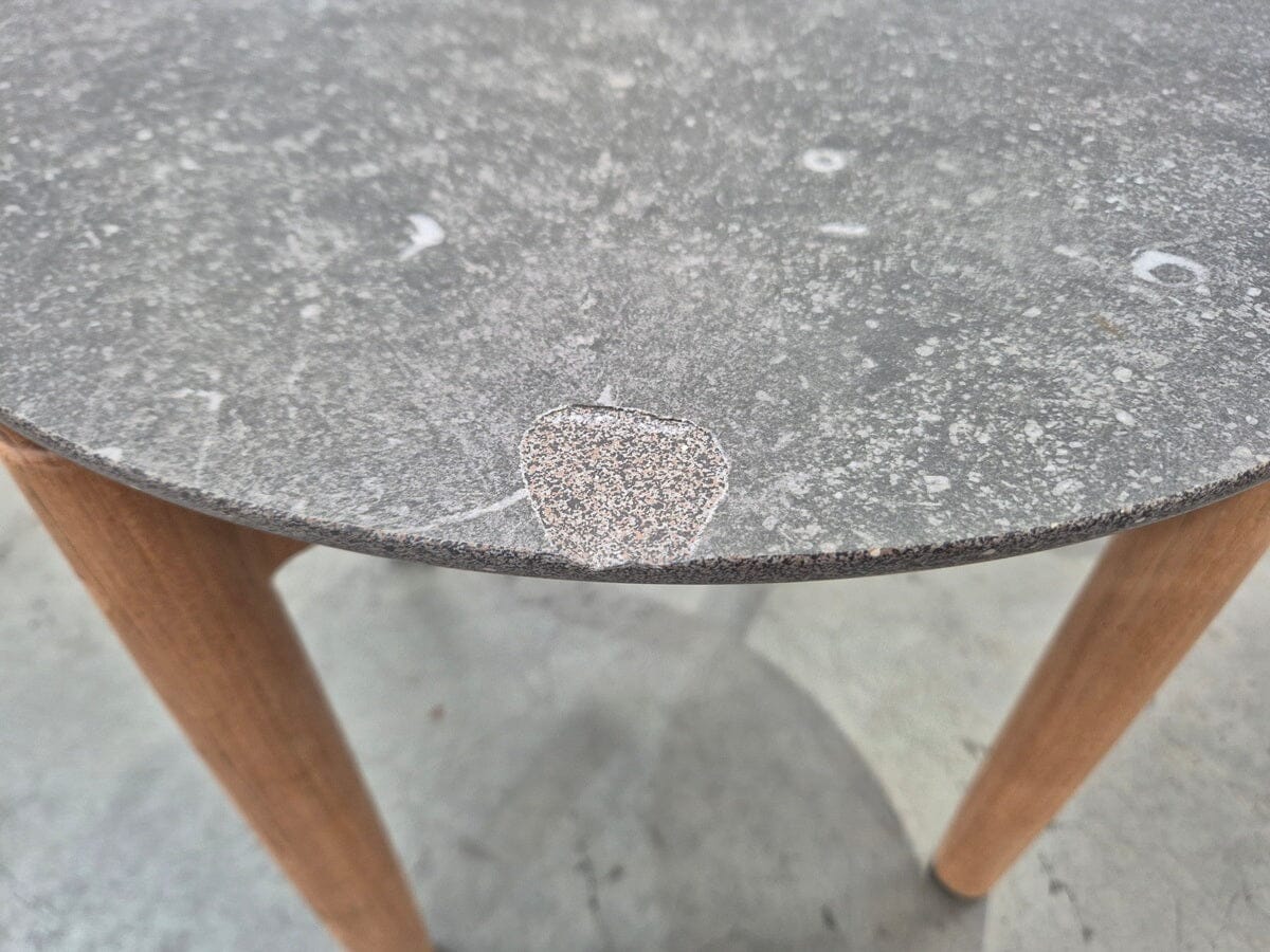 Table d'appoint Forrest en basalte